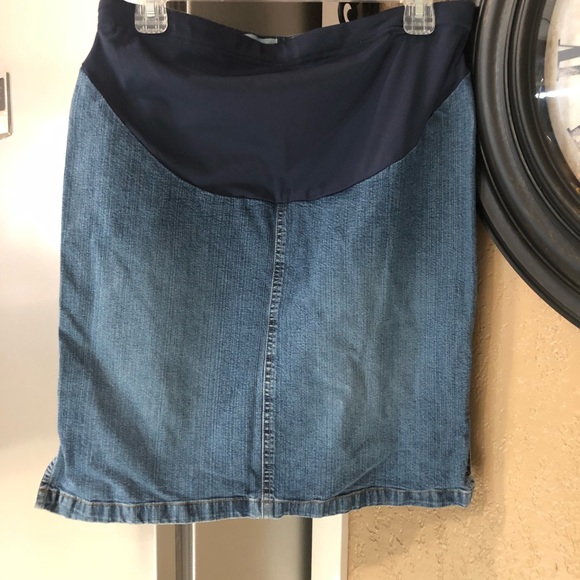 Old Navy Dresses & Skirts - ❤️2/$8 Maternity Skirt